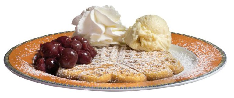 waffel eis sahne kirsche_risultato